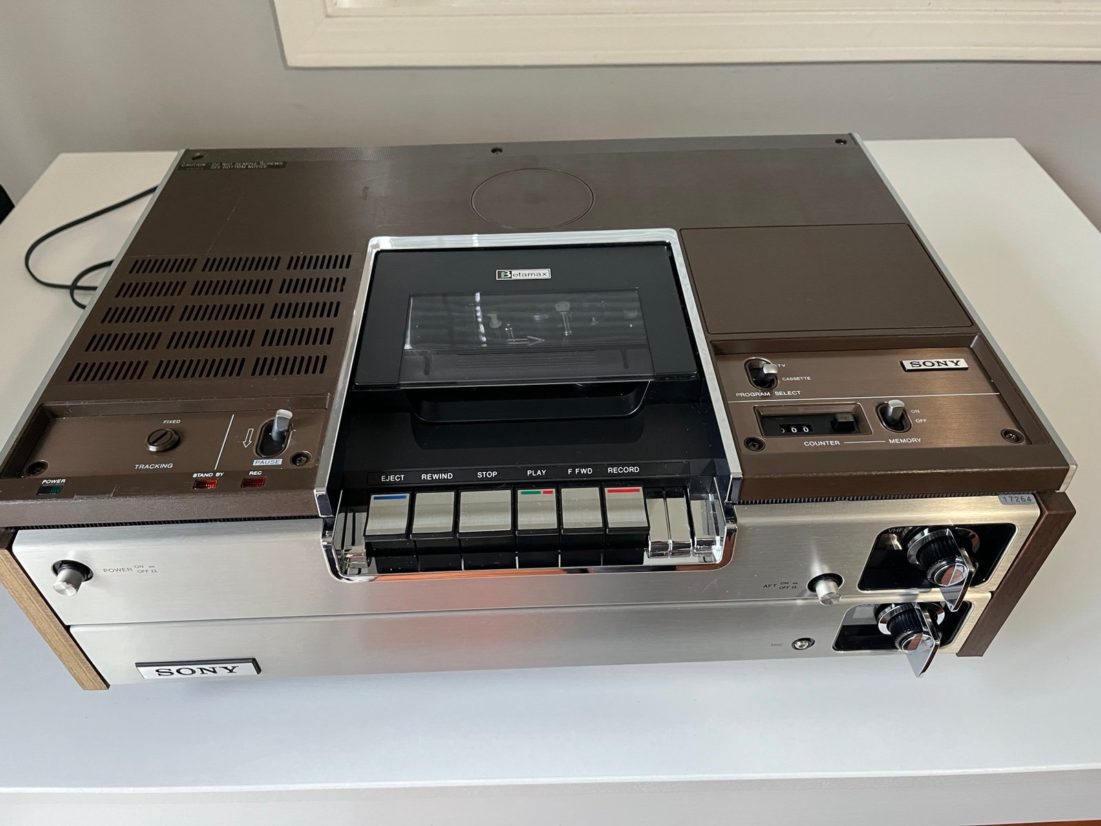 Vintage 1st Betamax player released: Sony SL-7200A Other Home Audio