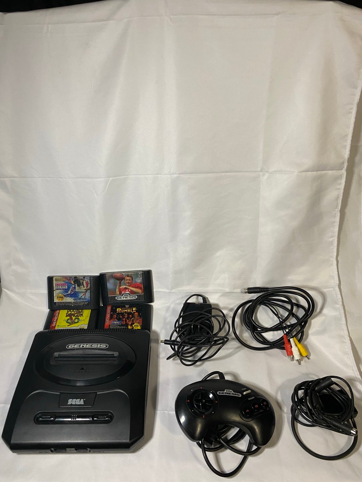 Sega Genesis with 1 Controller, 4 Games and Wires