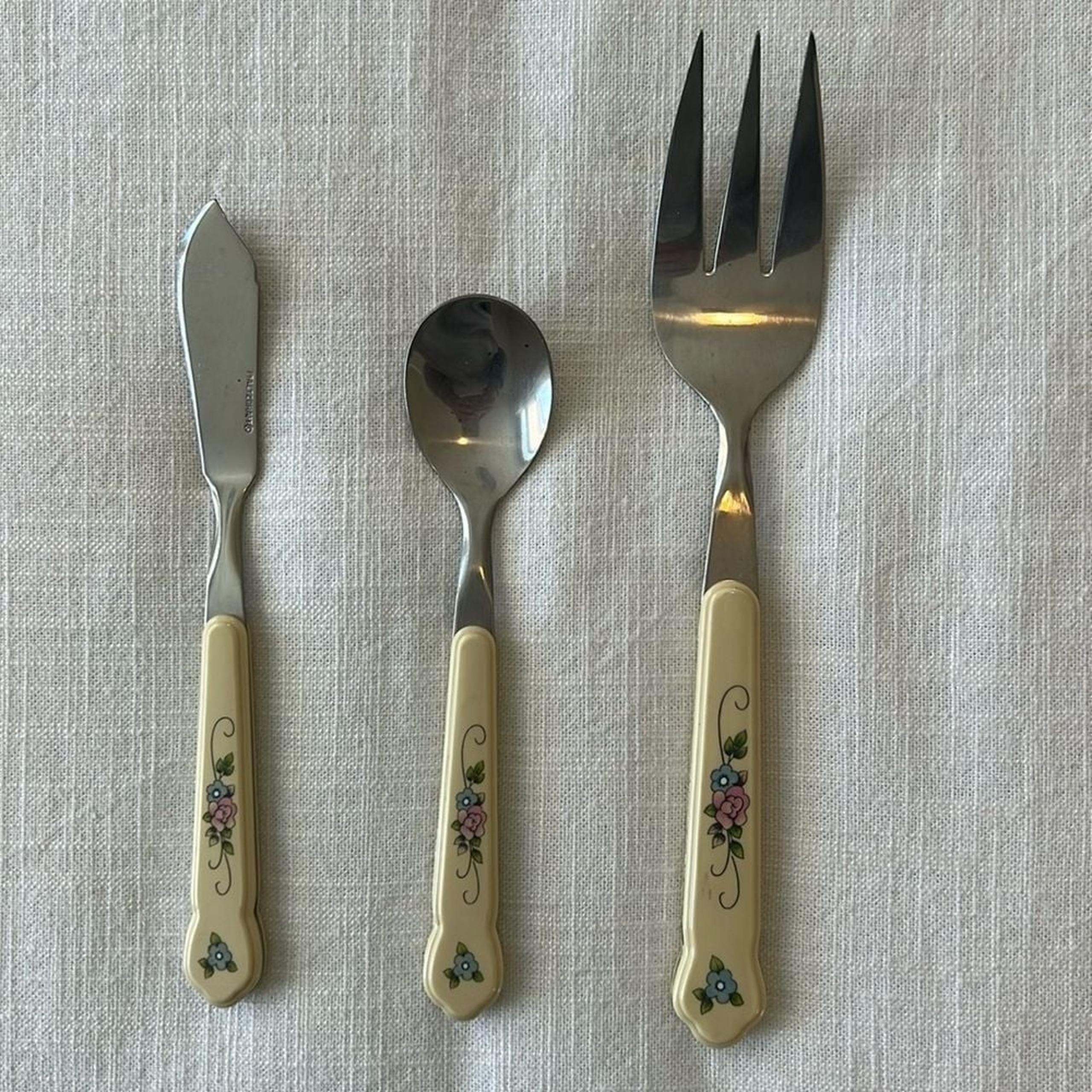 pfaltzgraff Vintage Tea Rose Stainless Plastic tea set