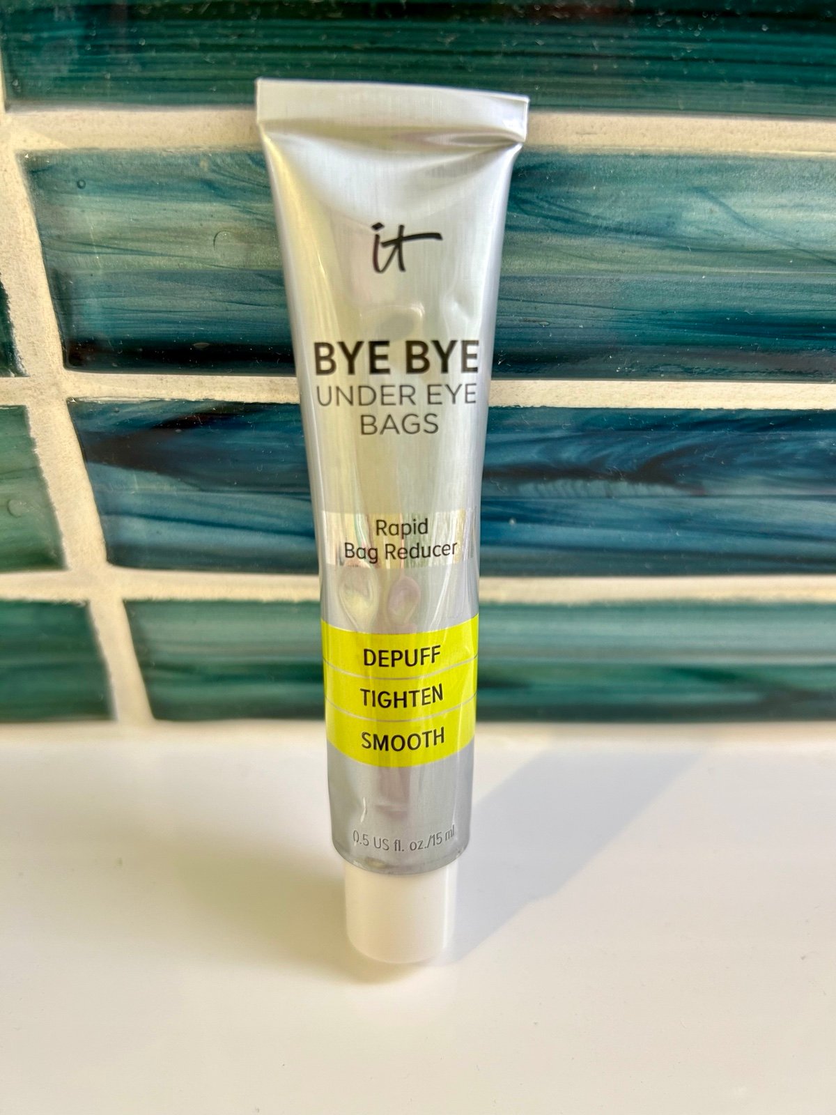 IT Cosmetics Bye Bye Under Eye Bags Treatment-New
