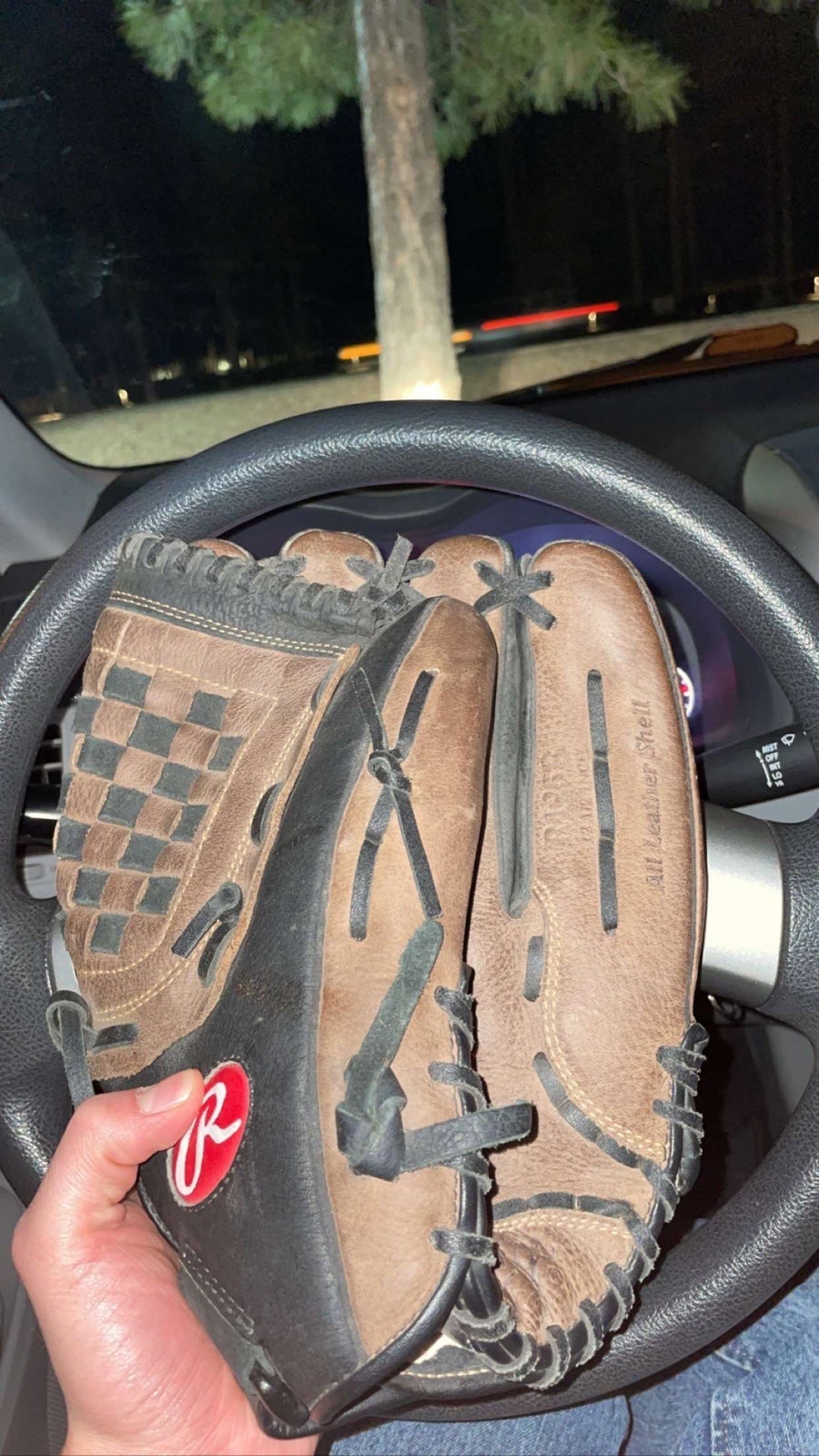 Baseball mitt gloves