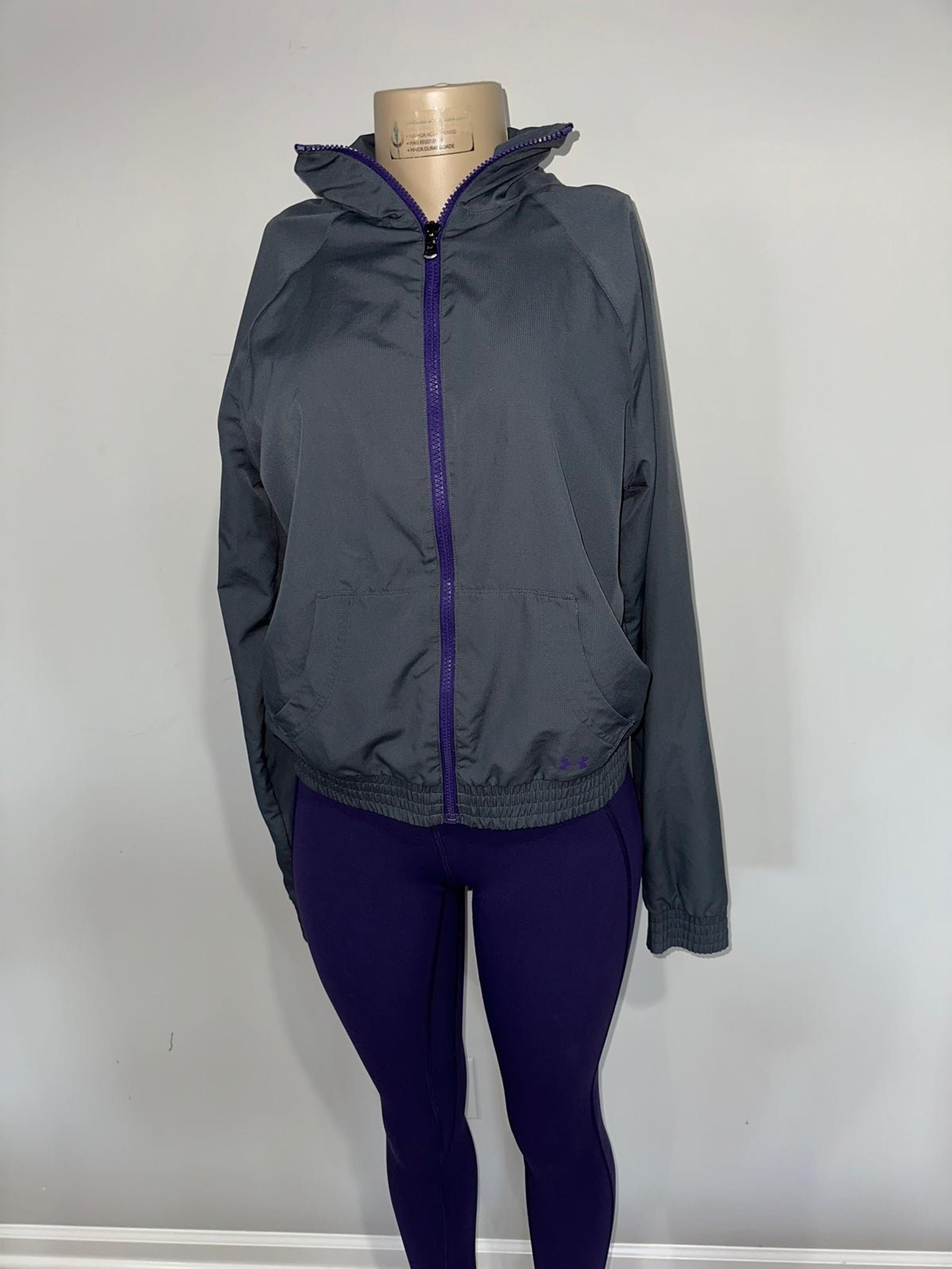 Under Armour windbreaker size medium women’s gray with purple logo