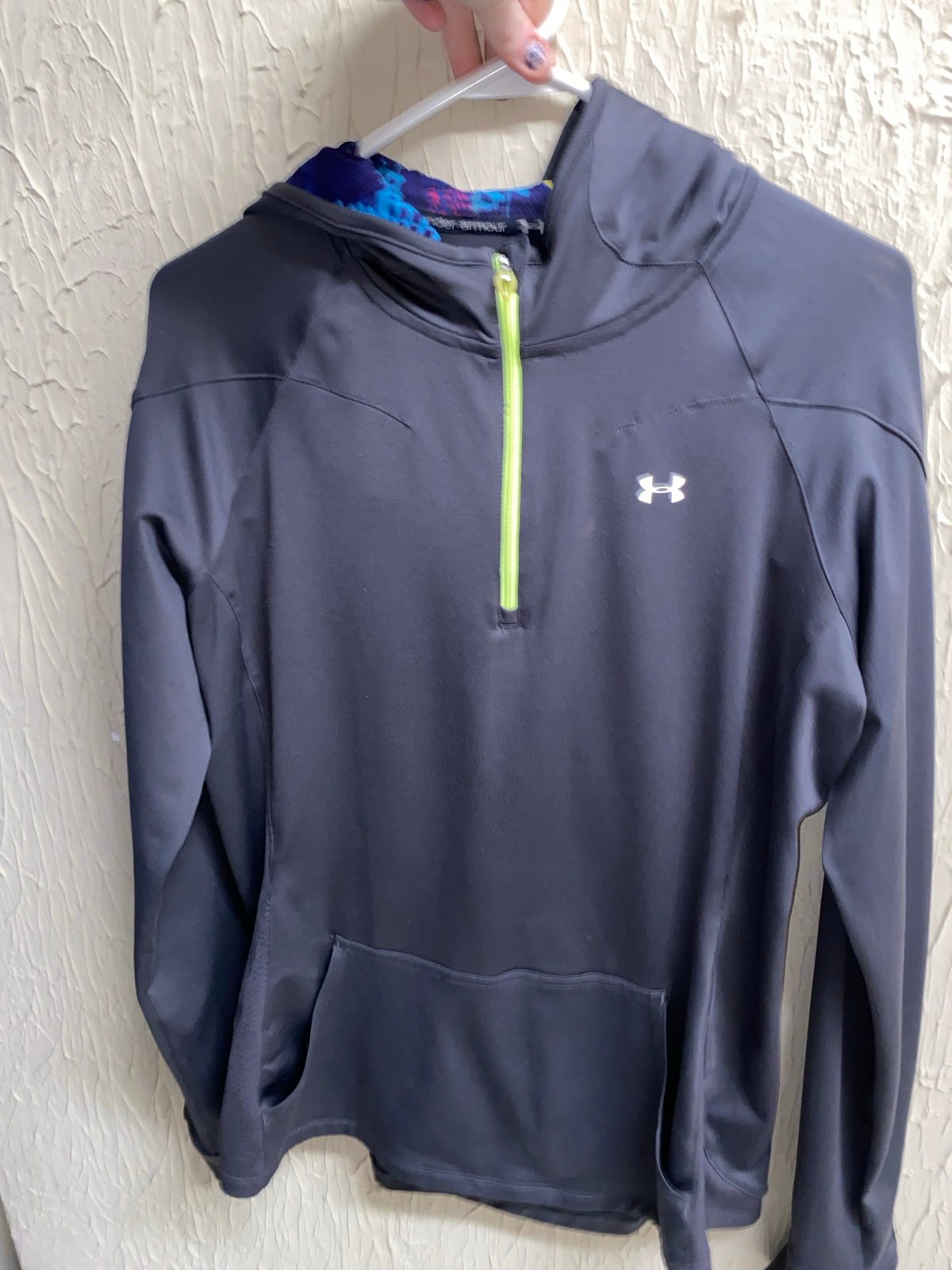 Woman’s under armor hoodie size medium
