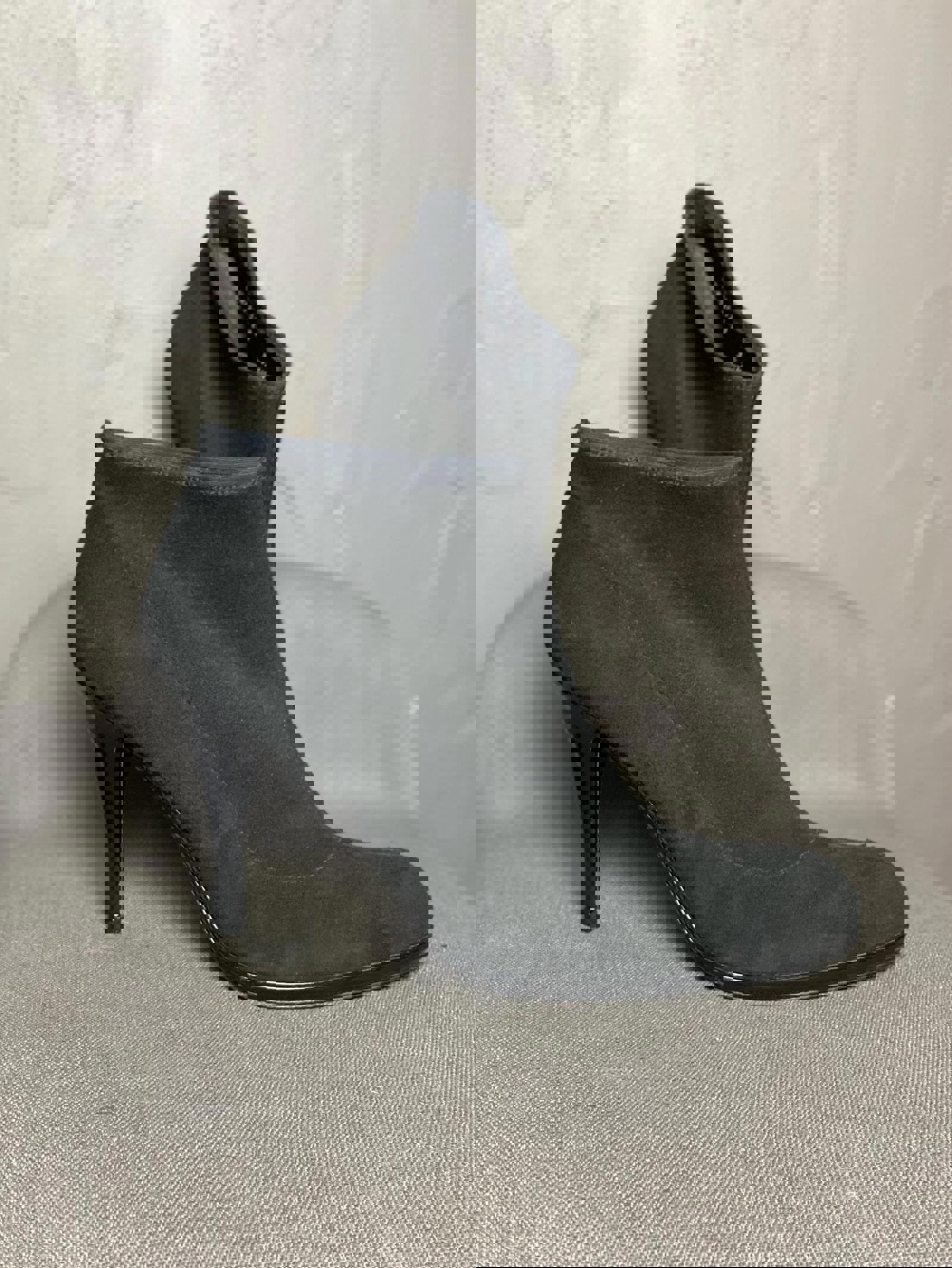 Y2K Black Suede Stiletto Booties from Stuart Weitzman size 9.5 US Woman's