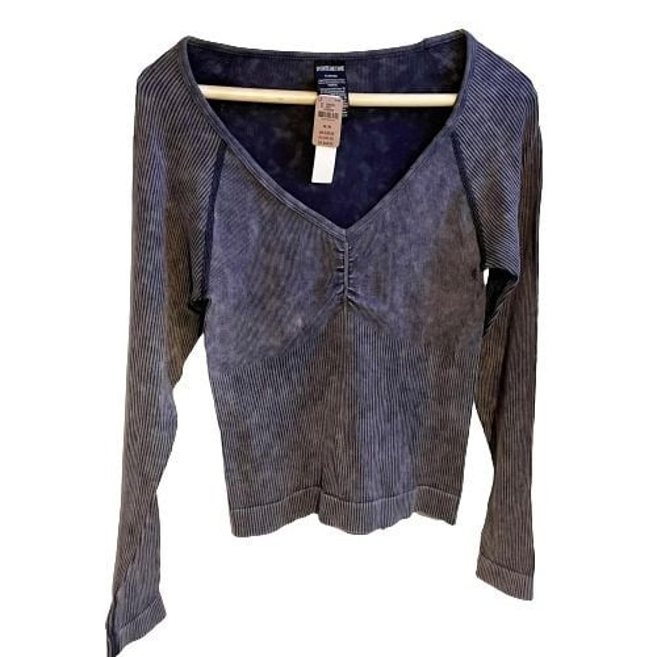 NWT Victoria Secret PINK Activewear Long Sleeved Top - Size M
