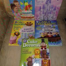 5 Wilton Cake Decorating Yearbooks Magazine 2004 2008 Castle Cakes 2009 Desserts