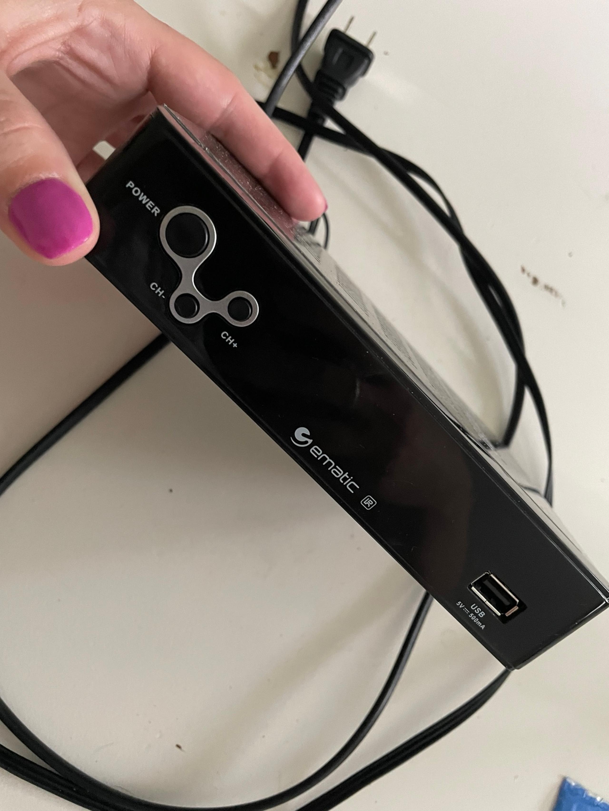 Ematic AT103B Digital Converter Box