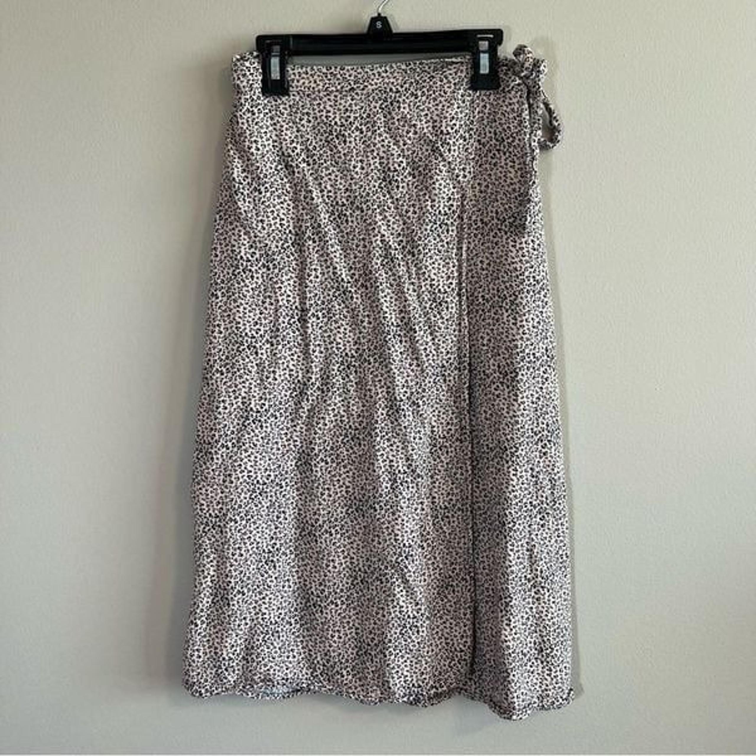 Urban Romantics Women’s Cheetah Wrap Midi Skirt Small