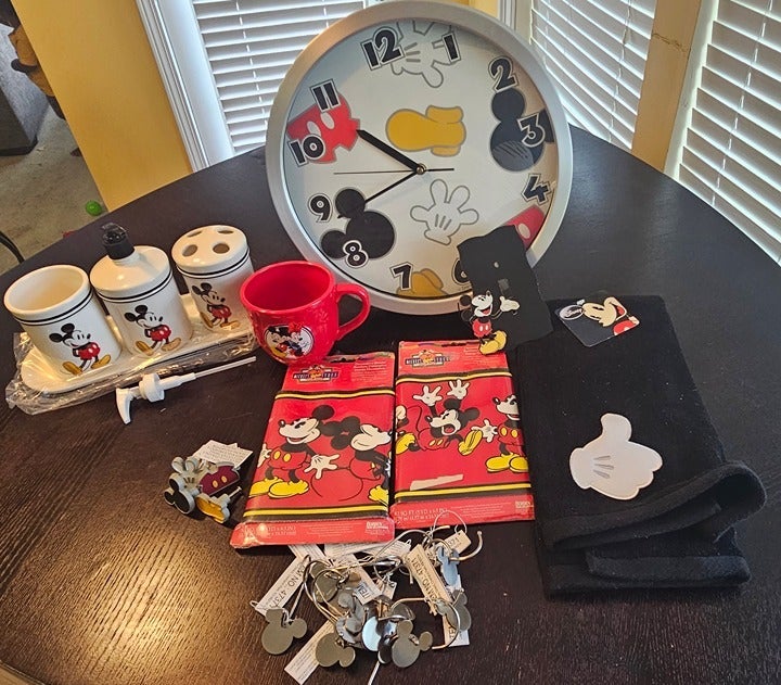 Mickey mouse bath accessories