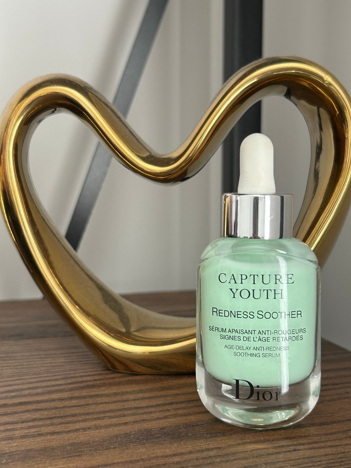 Dior serum redness hot sale