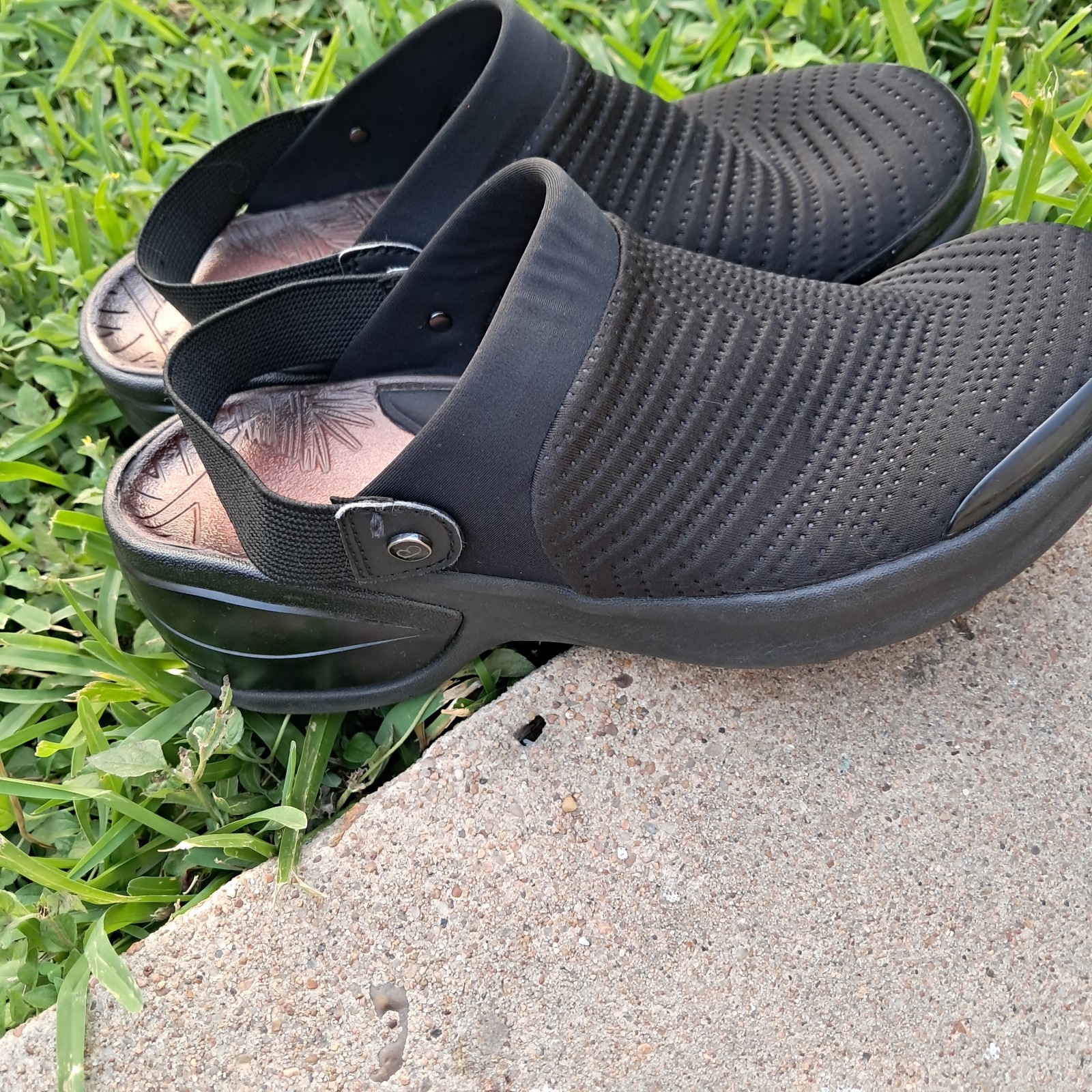 Bzees Kitty clogs Slip Black Shoes Women Size 9M