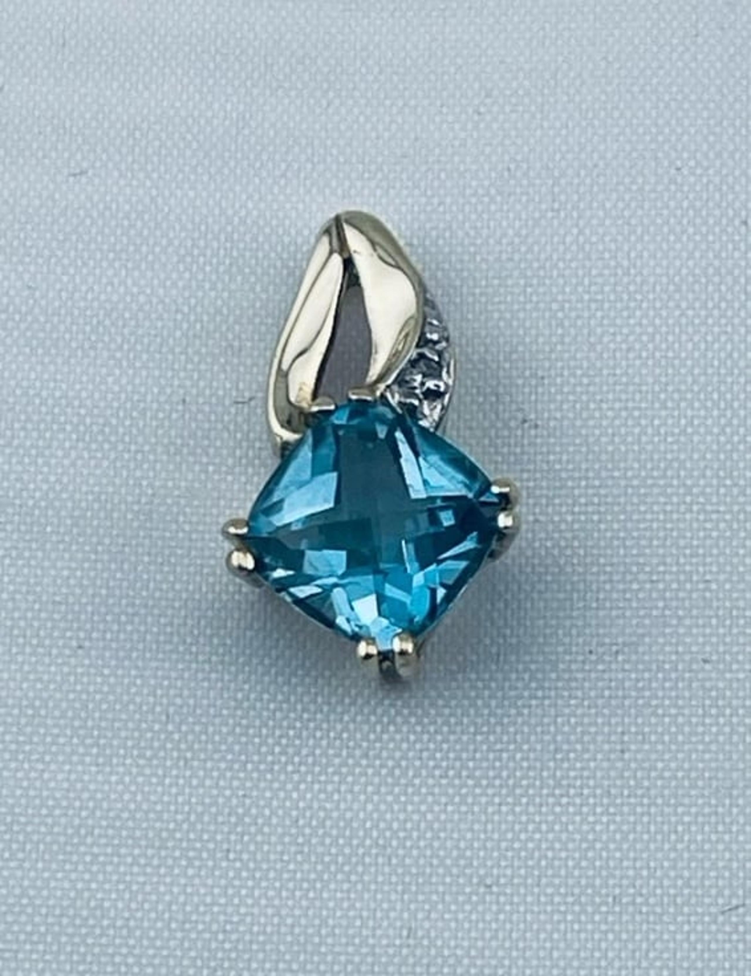 Vintage 1 carat cushion, cut topaz and diamond pendant 10 karat yellow gold
