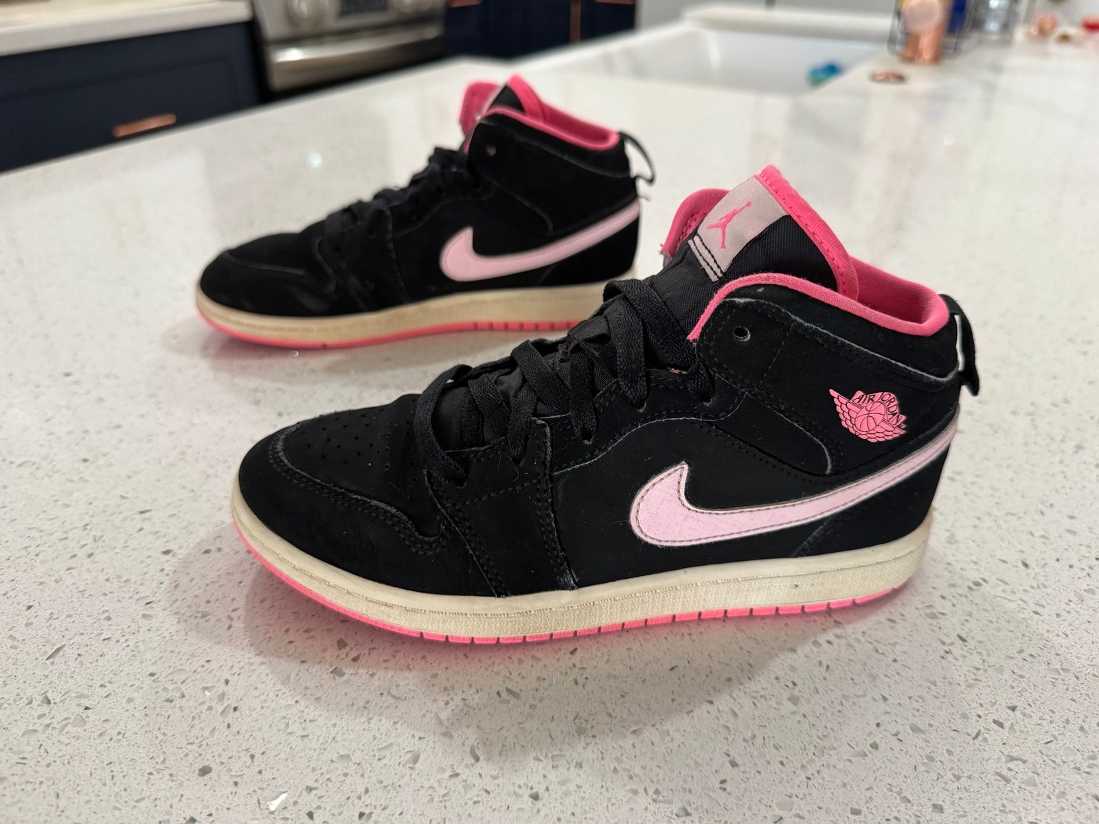 Nike Air Jordan 1 Mid Retro Black Digital Pink Kids Size 3Y Sneakers 640737-066