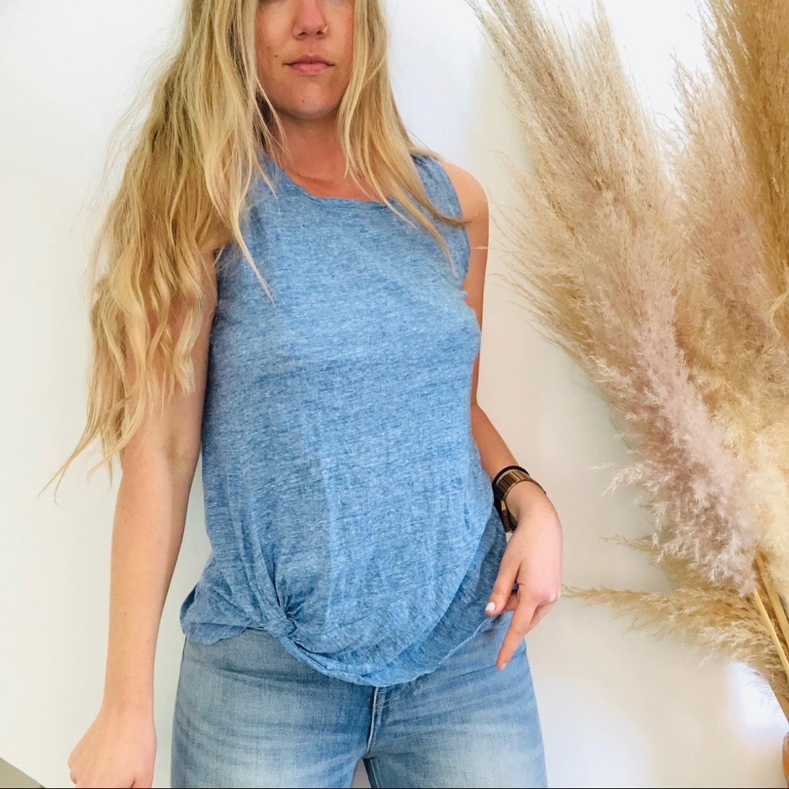 ATHLETA Light Heather Blue Twist Knot Muscle Relaxed Scoop Neck Tank Top Shirt M