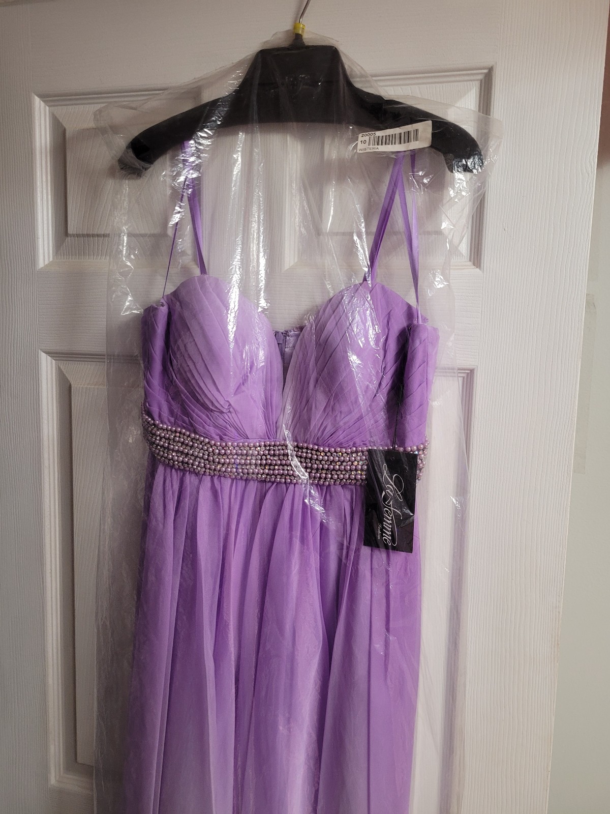 La Femme NWT Beaded Prom Dress. Beautiful purple with a zippered back. Size 10.