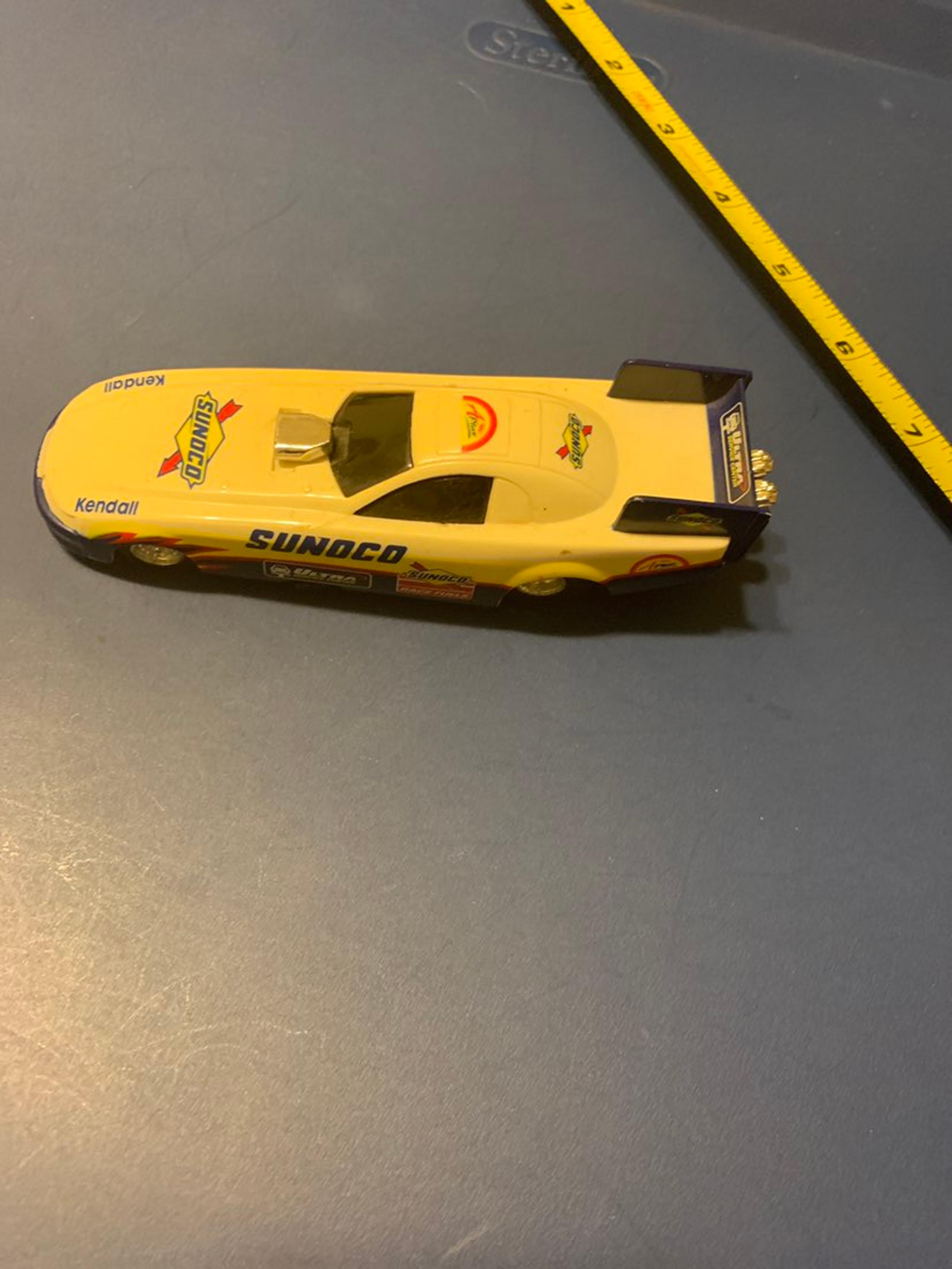 2000 Sunoco Kendall white toy car