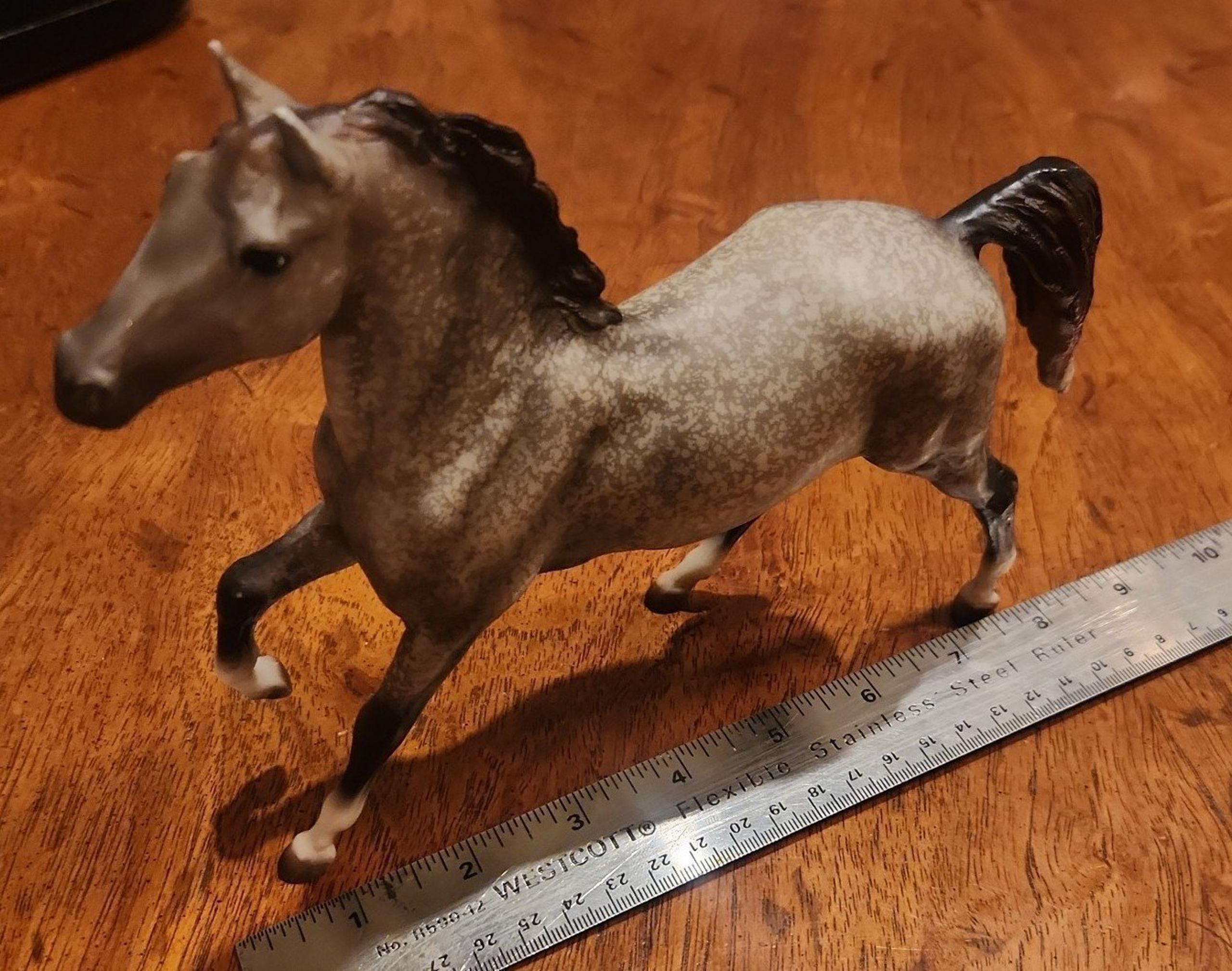 Breyer Horse Classic Hugo Saddle Club Eventing Dapple Grey Black Beauty