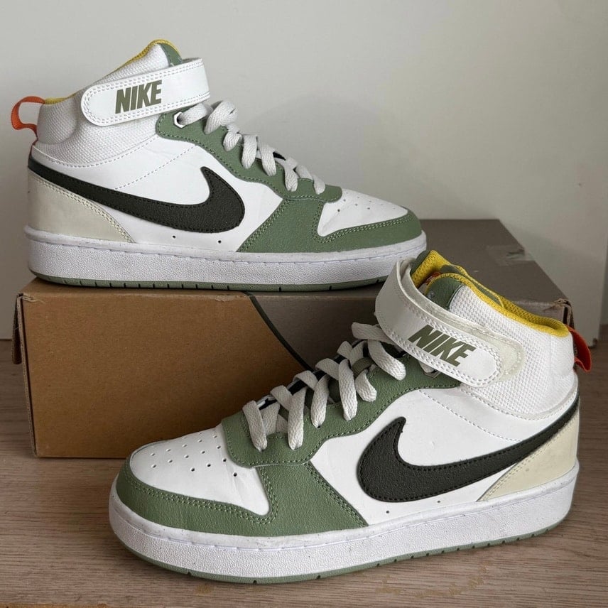 Nike Court Borough Mid White/Green Kids Sneakers- SZ 6.5 Y- 8 W