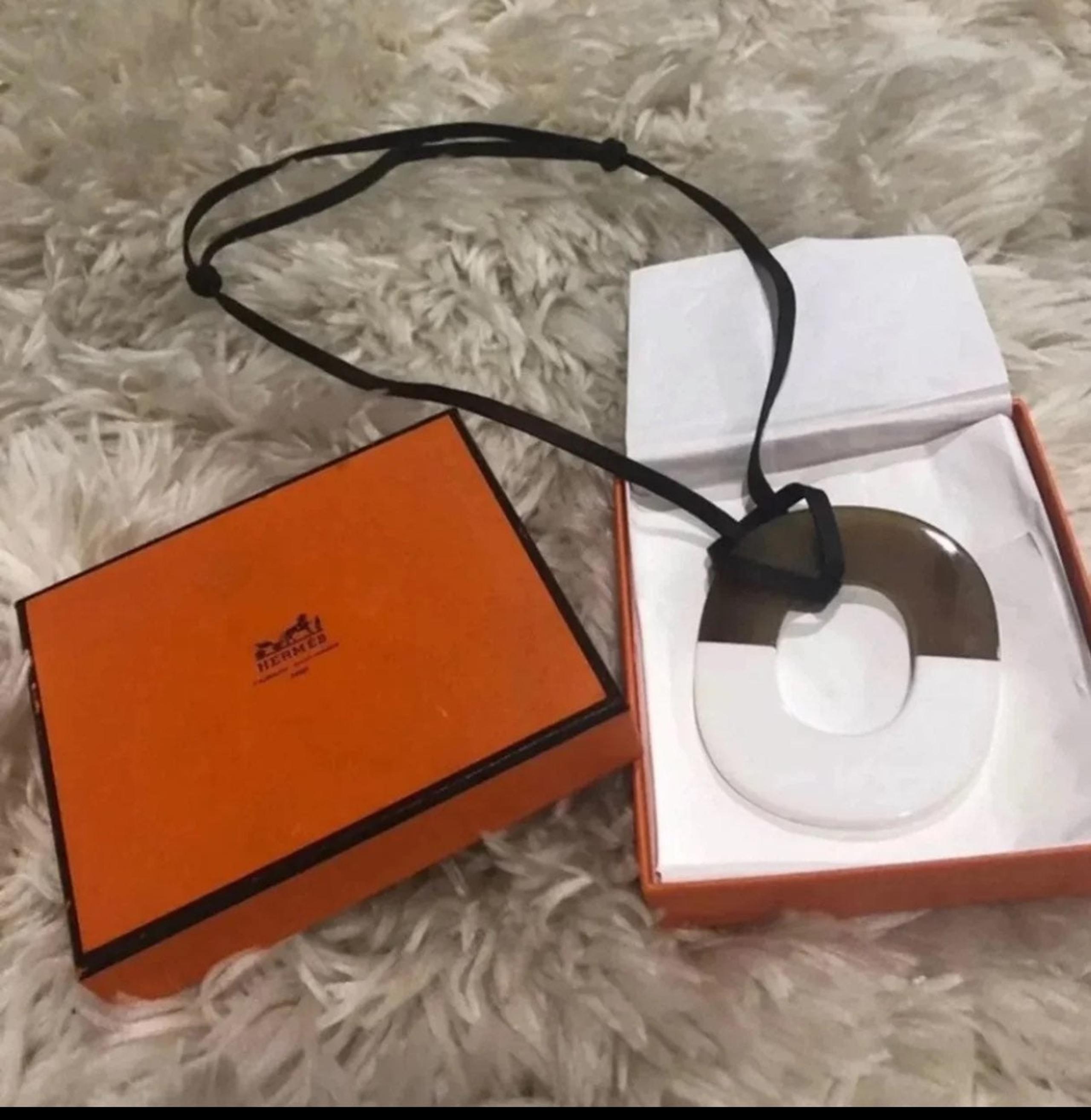 HERMÉS ISSUM BUFFALO HORN NECKLACE - Hermès