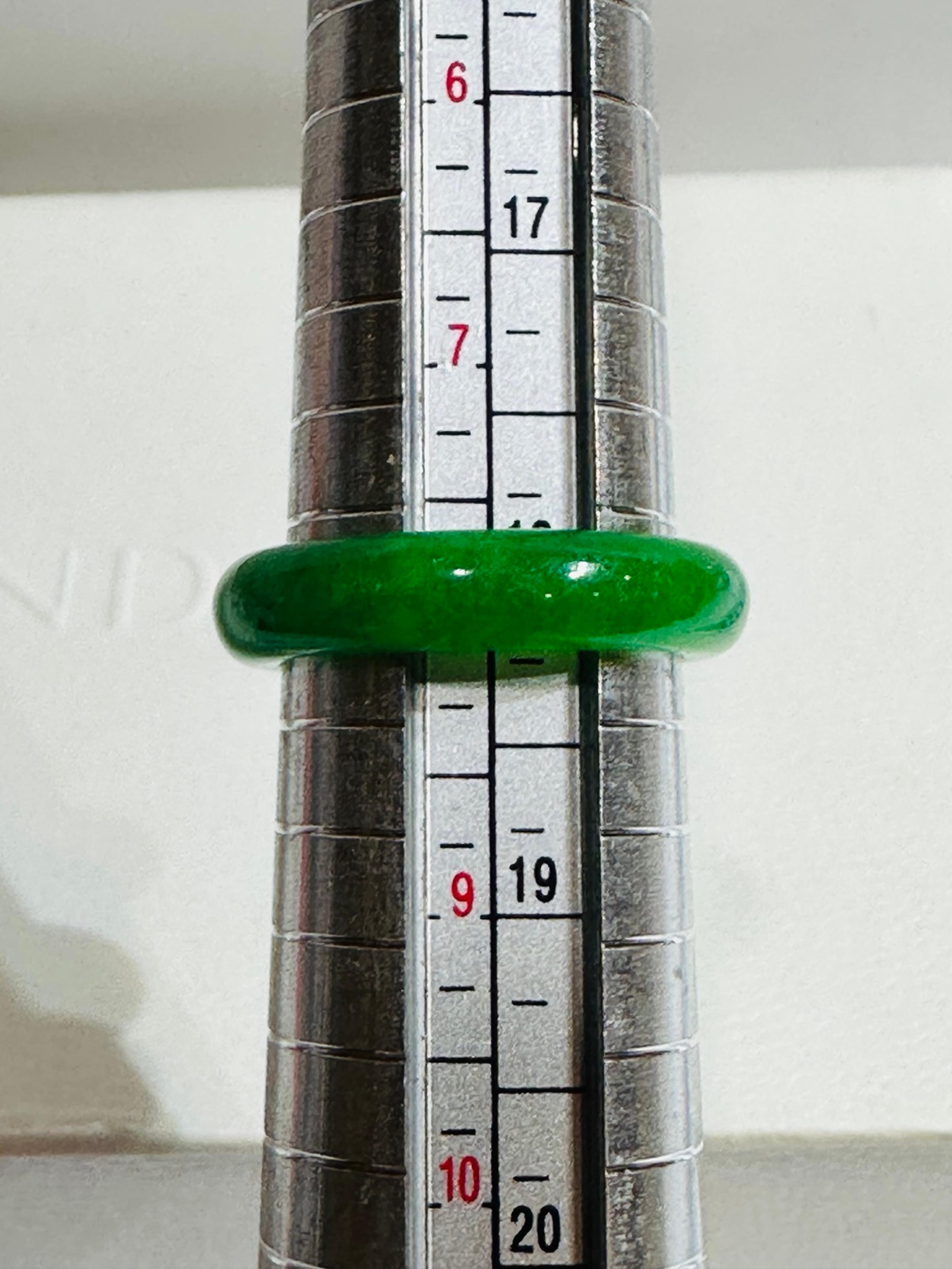 jade Ring & size is 8