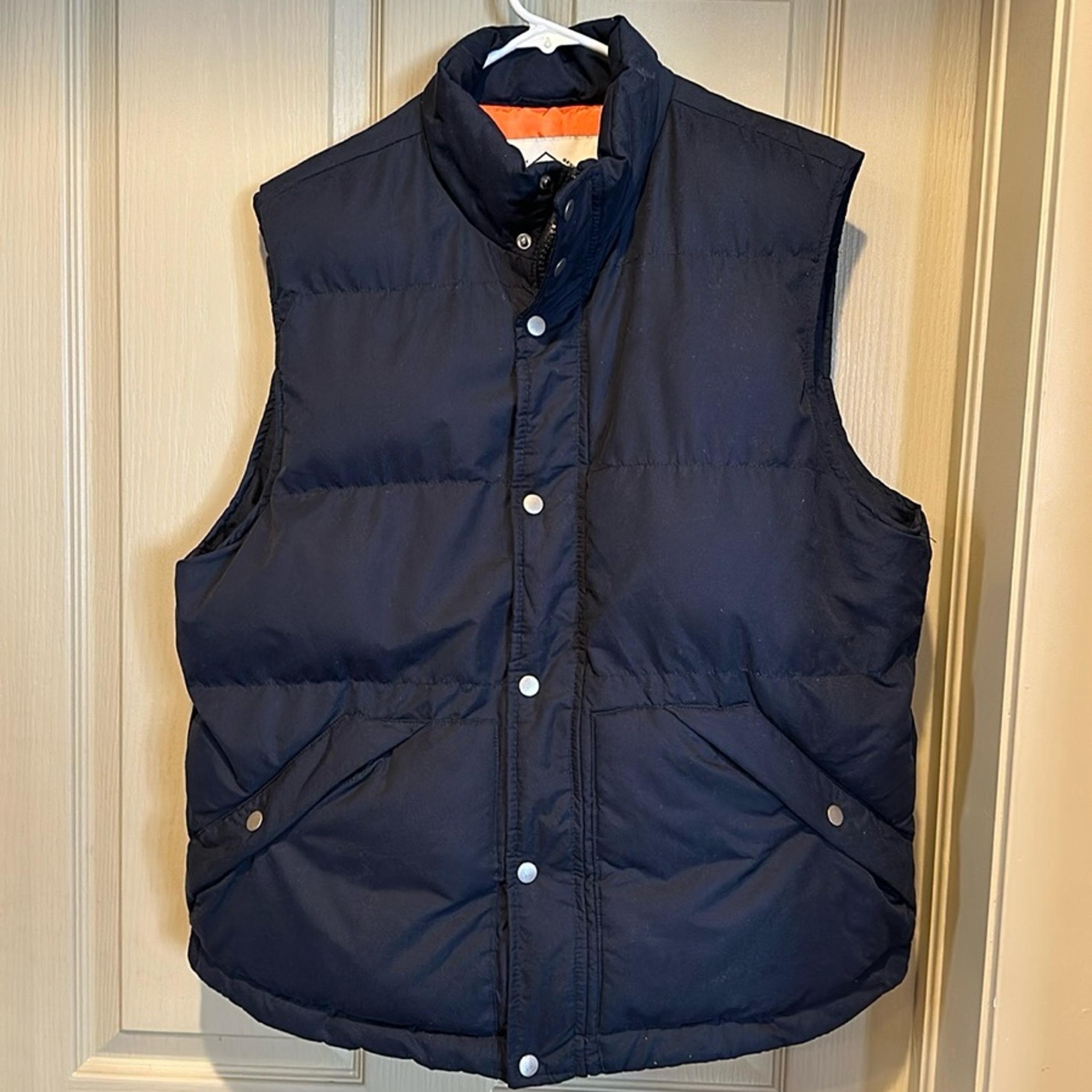 Men’s St John’s Bay Navy Puffer Vest, Size L