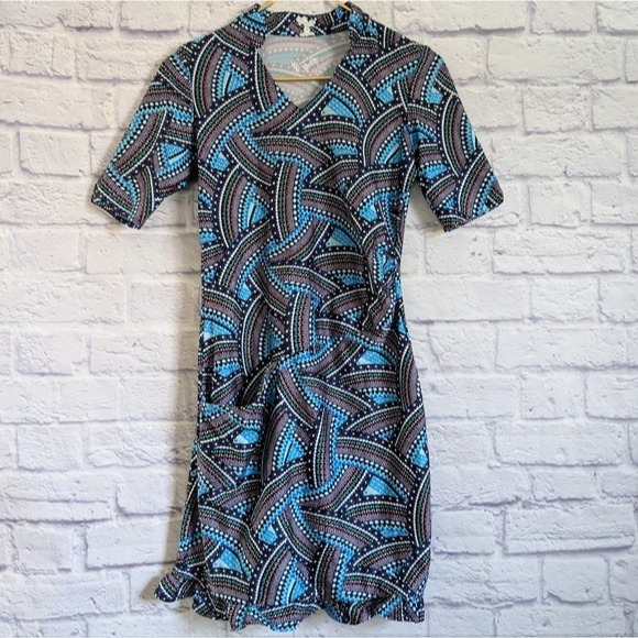 Tzu Tzu Sophia Short Sleeve Dress XS Tangled Blue Purple Geometric Golf Tennis