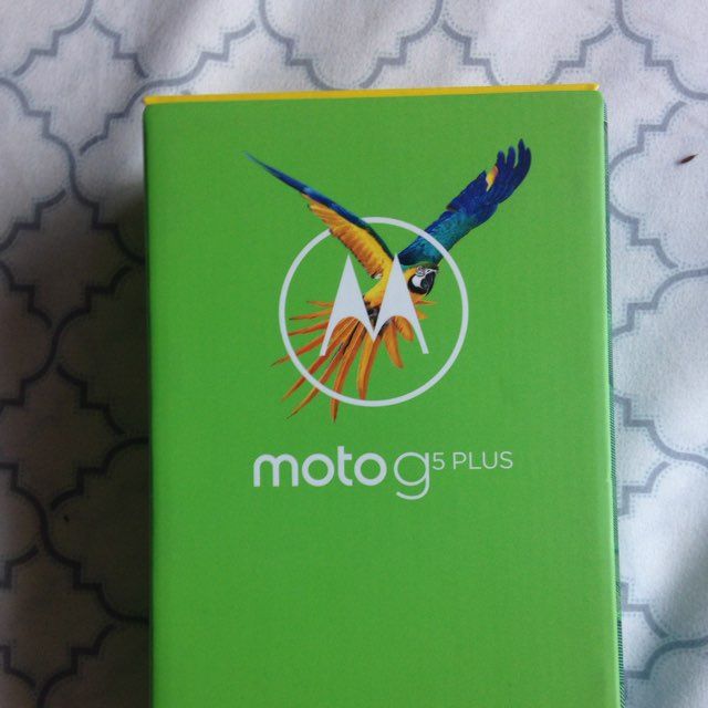 Moto G5 Plus 64GB Lunar Gray (Amazon Ad)
