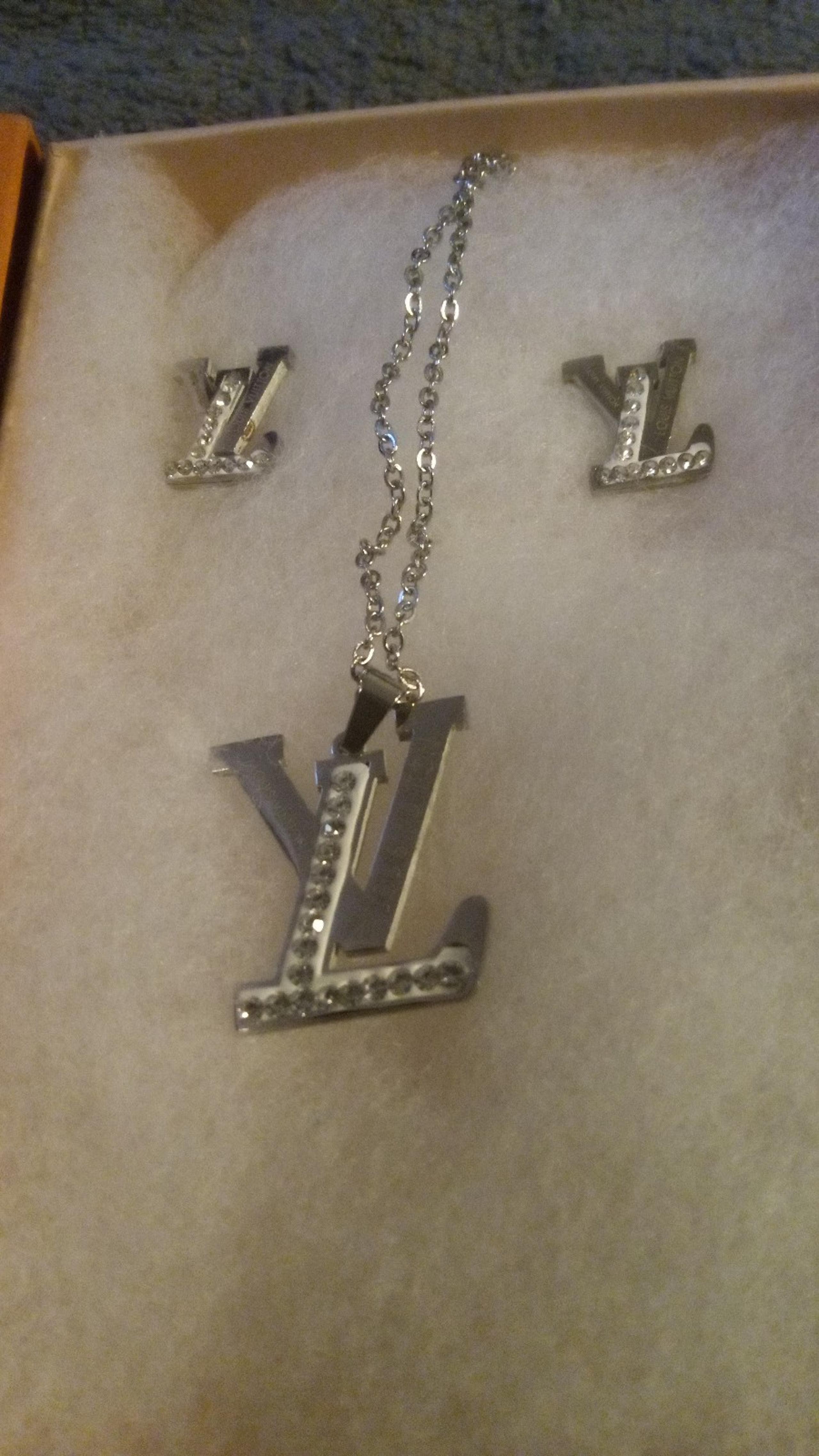Brand New Luxury fashion Necklace set