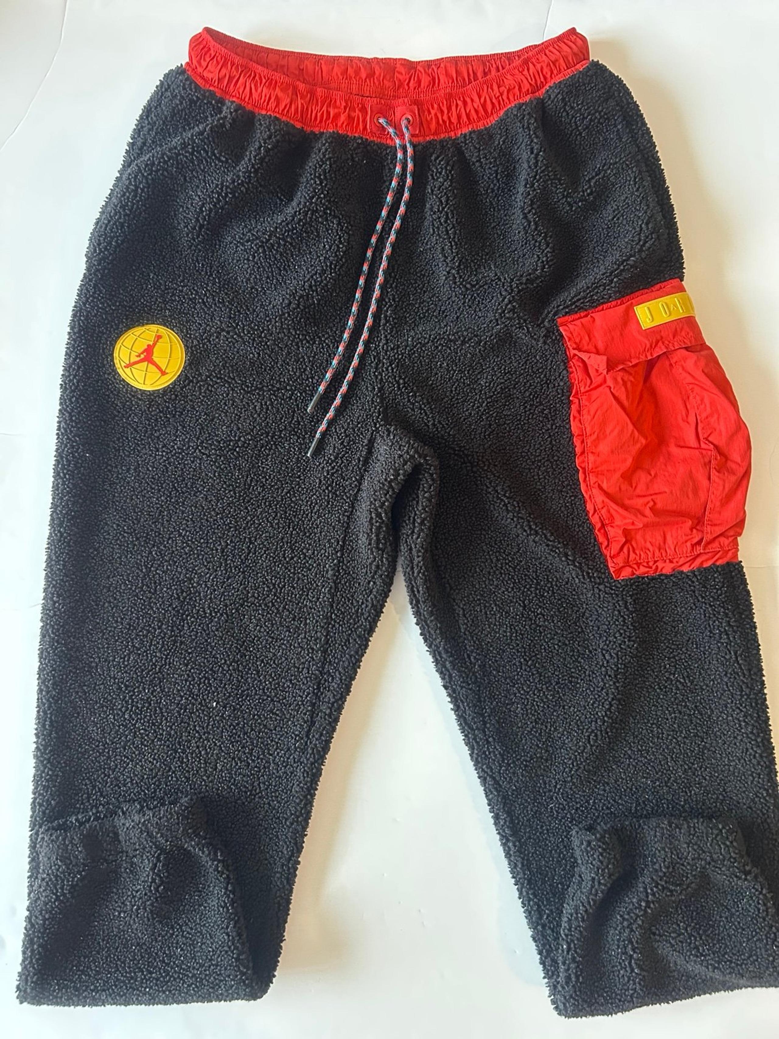 Michael Jordan NBA Warmup Winter Fleece Sweats SZ L Men’s (They fit like an XL)