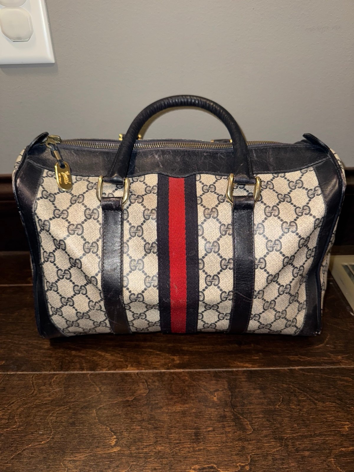 Gucci Center Zip Handbags | Mercari
