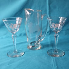 Vintage Rooster Clear Glass Etched Juice Pitcher and 2 Libbey Martini Glasses
