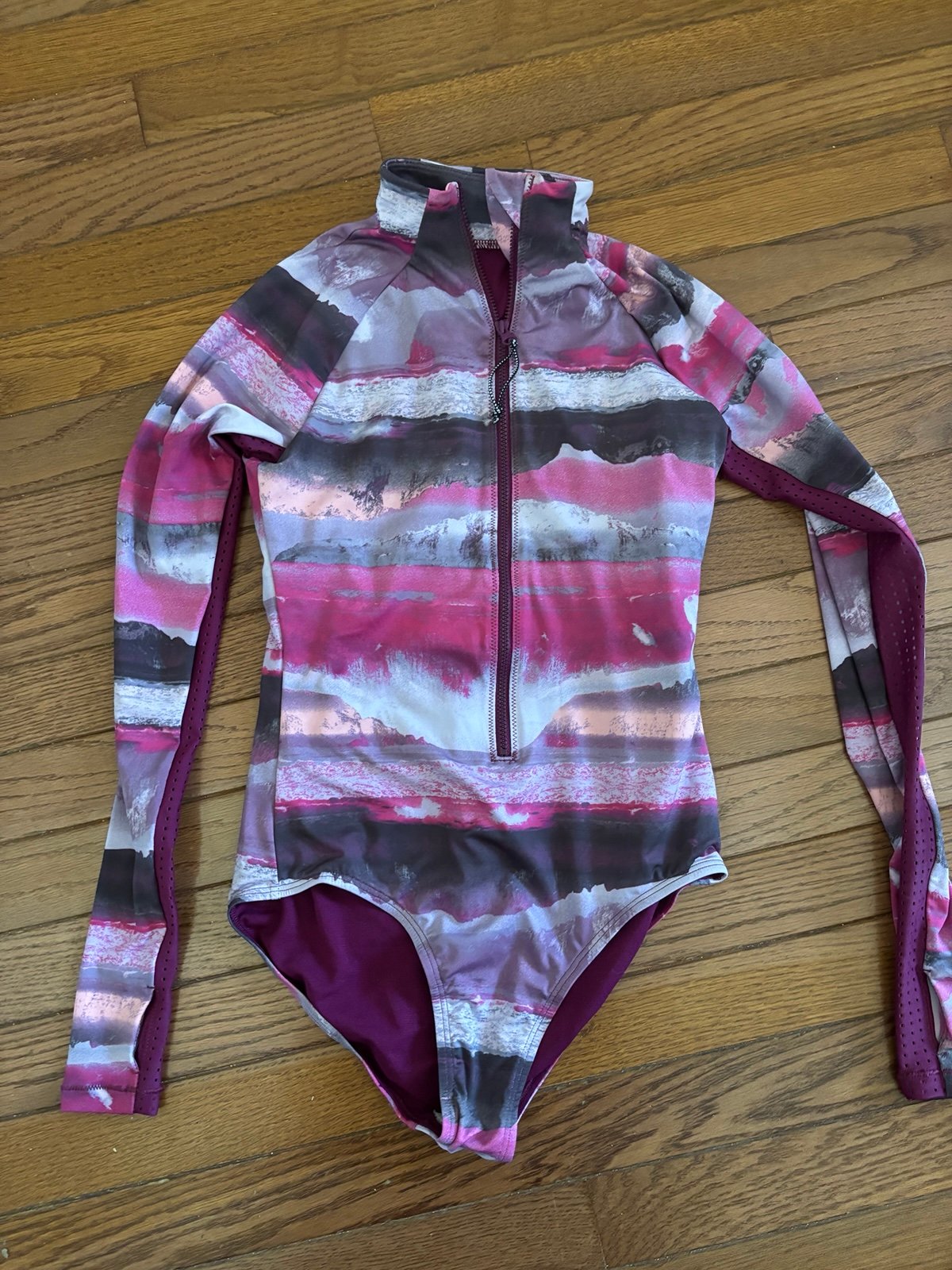 Nike Women's Adventure Zip Front Long Sleeve Rash Guard Swimsuit XS