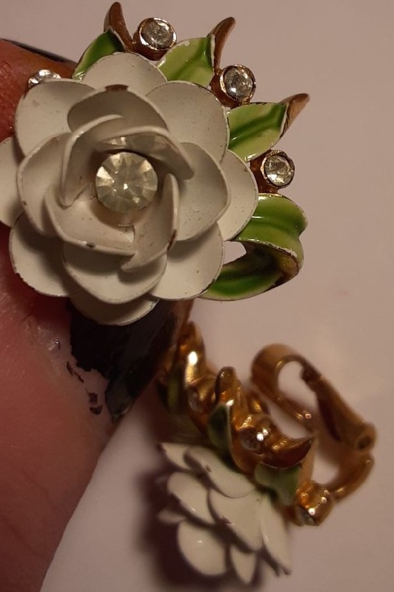 Crown Trifari clipons