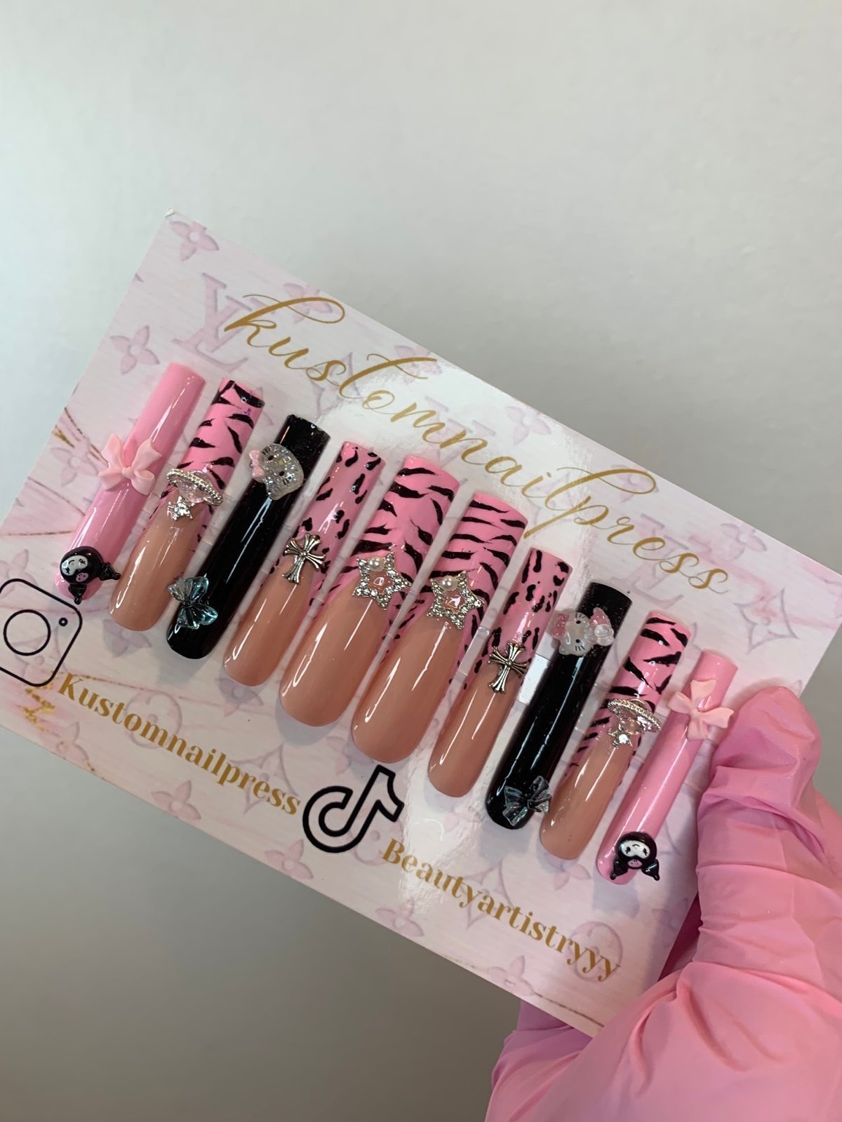 Press on nails