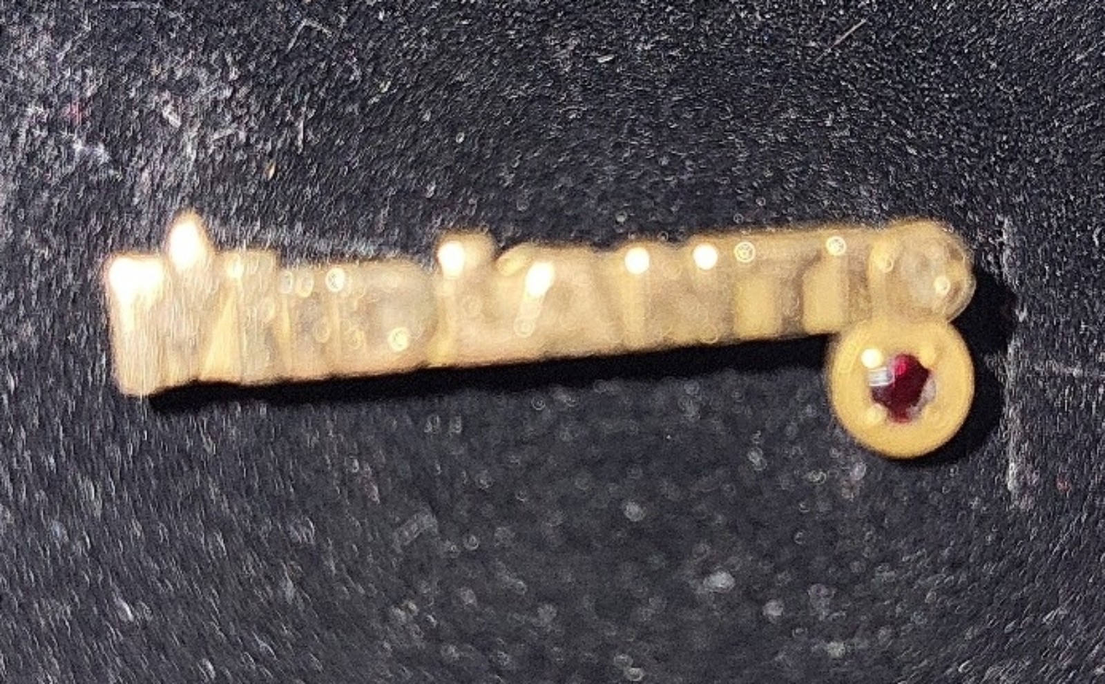 10 kt gold with ruby stone pin