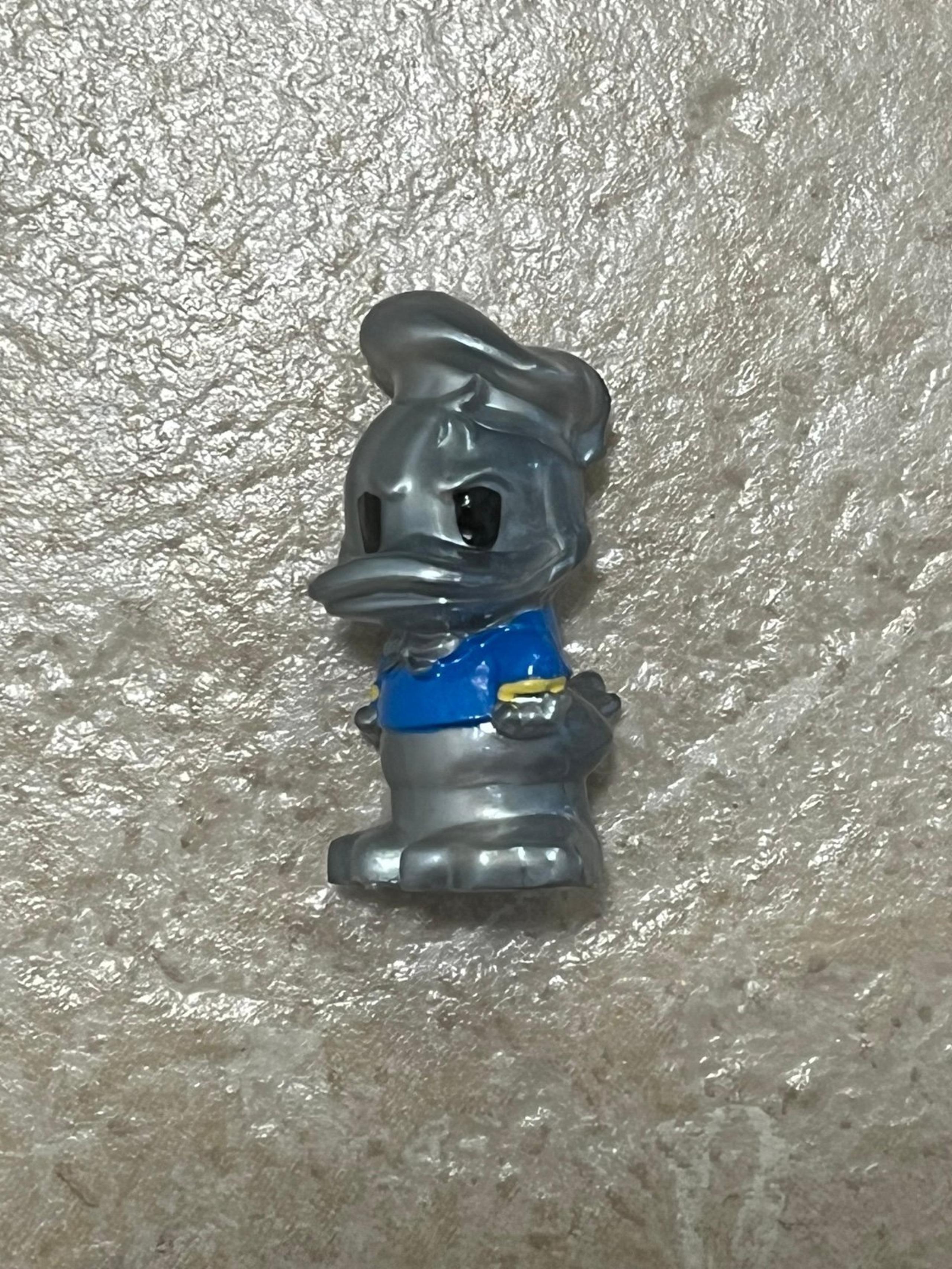 DONALD DUCK Disney 100 Ooshies Pop Top Ooshie Pencil Topper Mini Figure Metallic