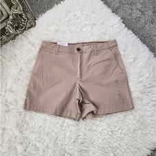 Tommy Hilfiger Women's The Flex 5 Inch Classic Shorts Mid Rise. Color:Khaki. Siz