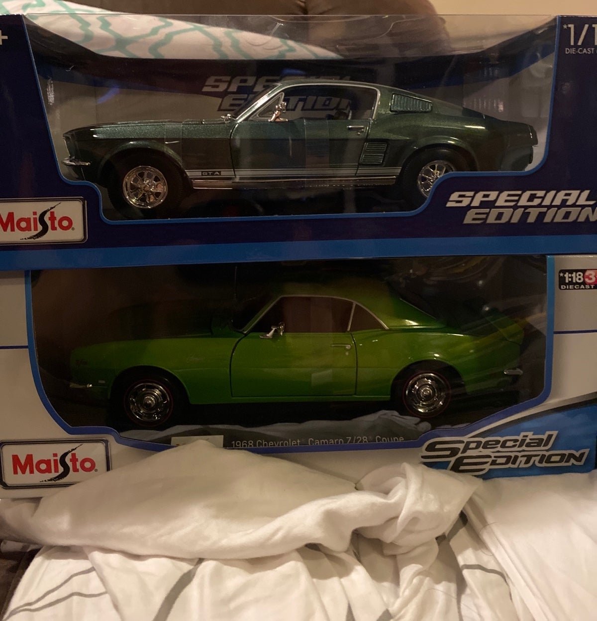 Lot of (2) 1:18 diecast cars