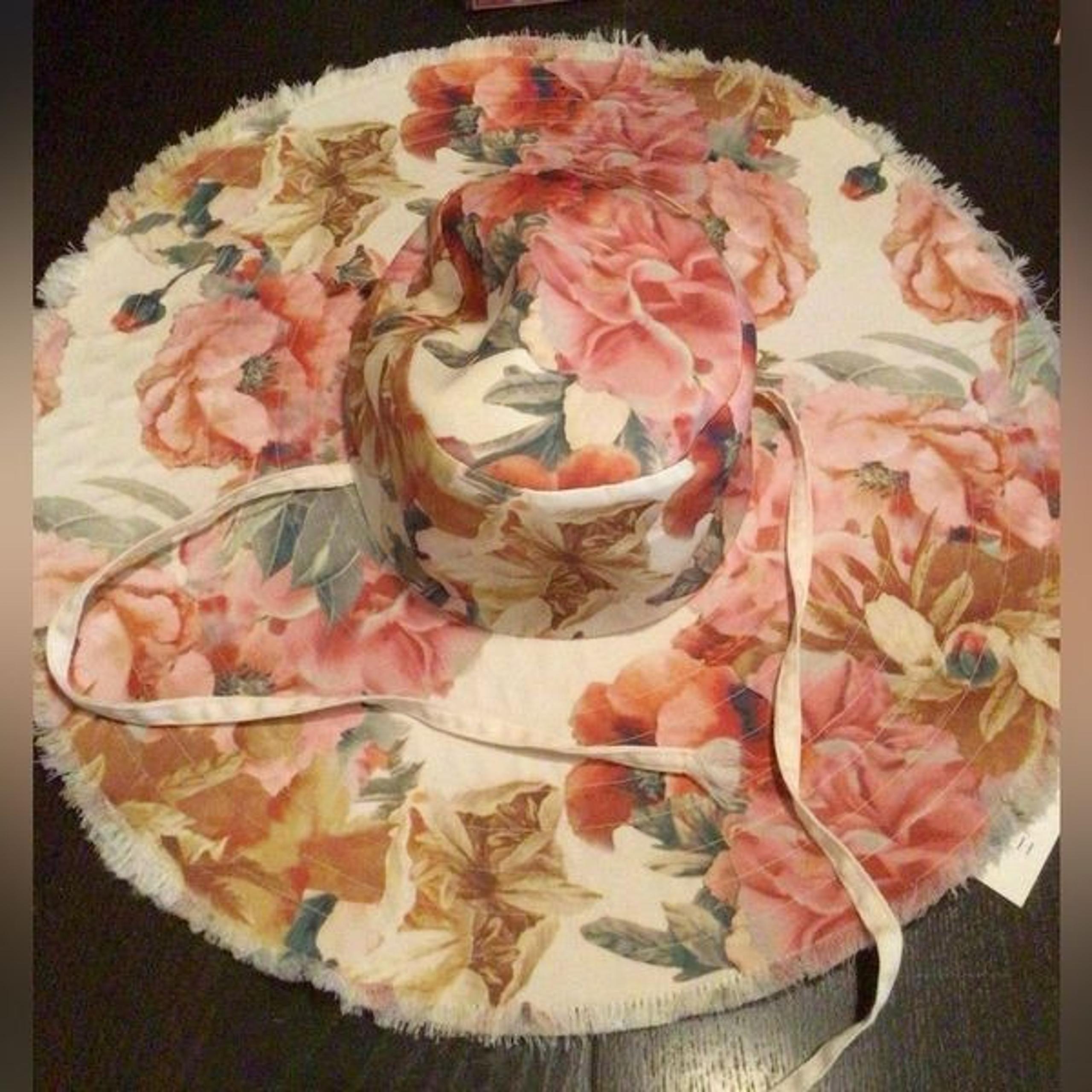 NEW! Rare Wyeth super big boho blooms sun hat