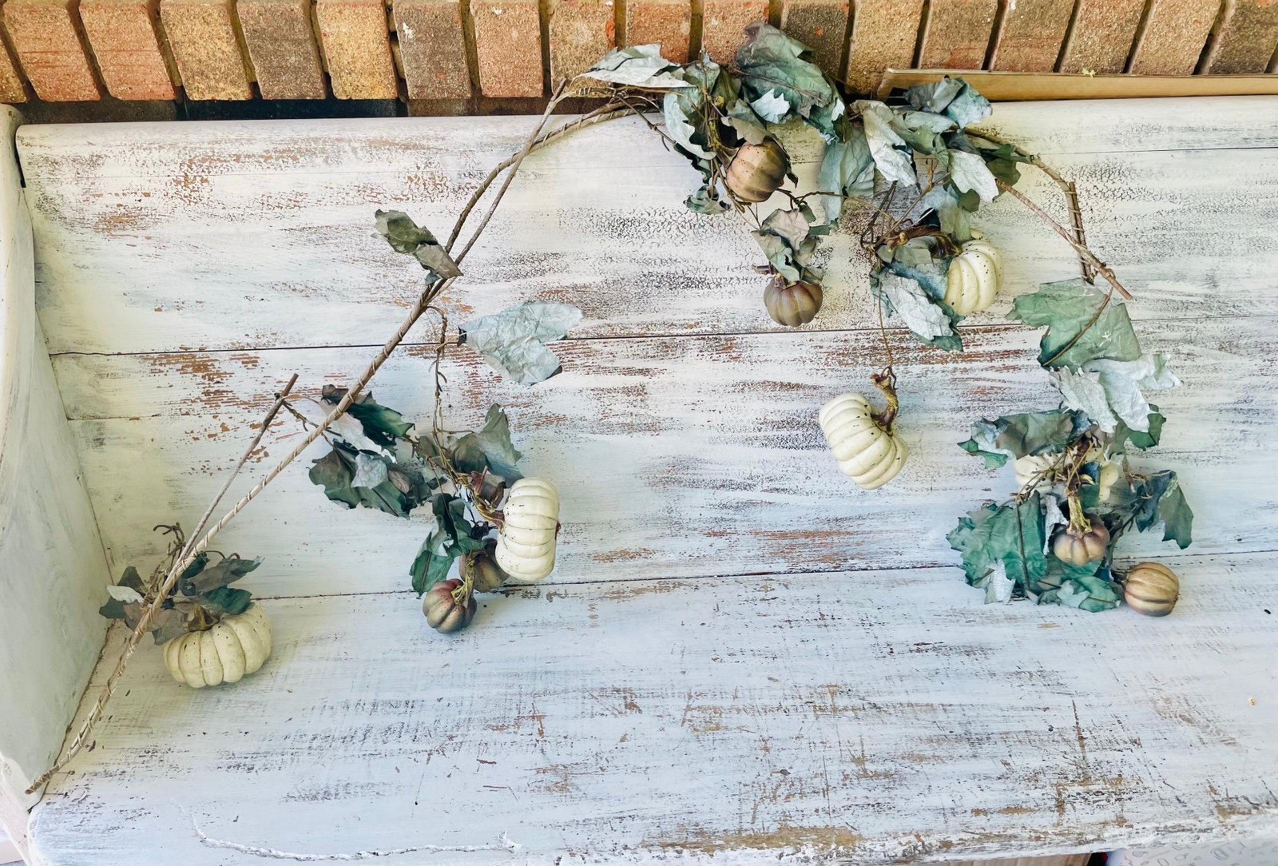 **Withered Pumpkin Garland 6 ft