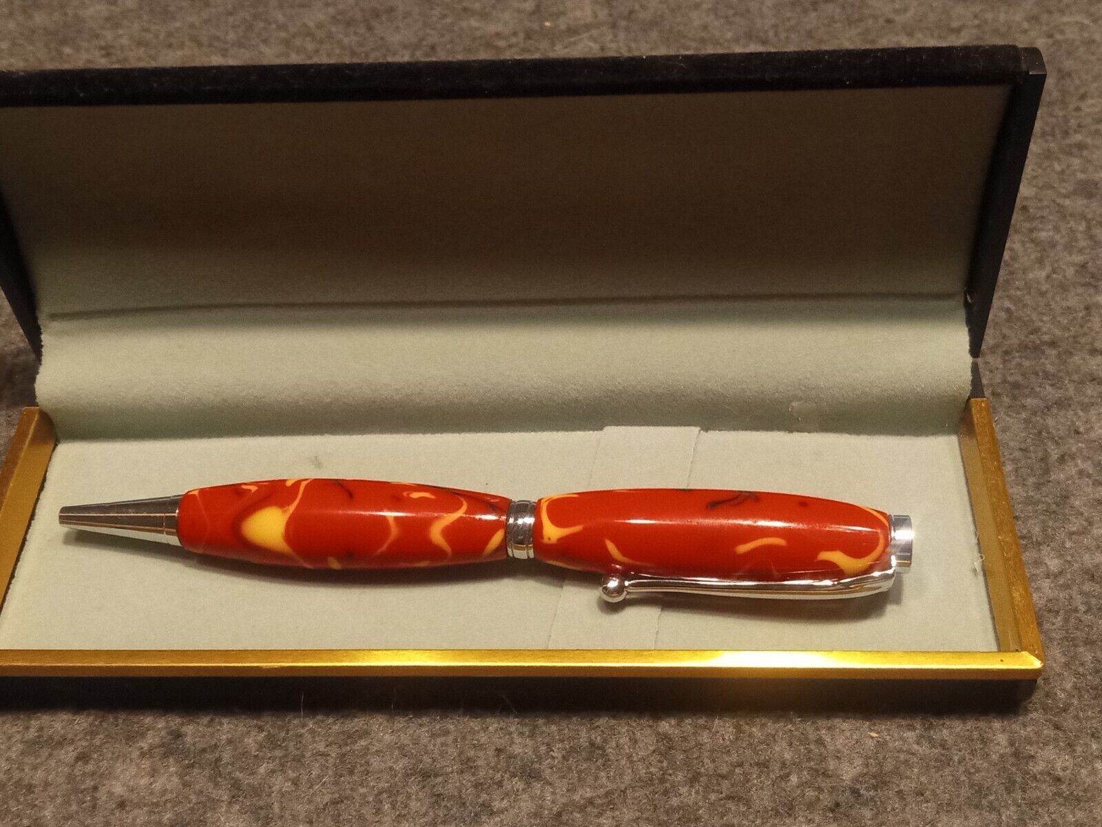 Handmade acrylic twist action ballpoint ink pen with Case