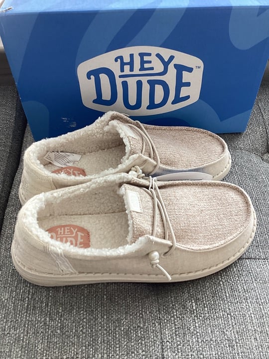 NWT Hey Dude Women's Wendy Brushed Cozy Casual Sneakers, size 8