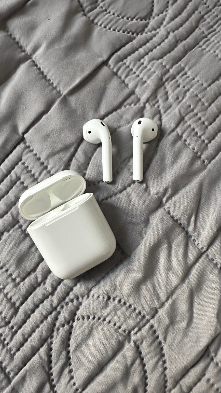 Apple AirPods 1st Gen