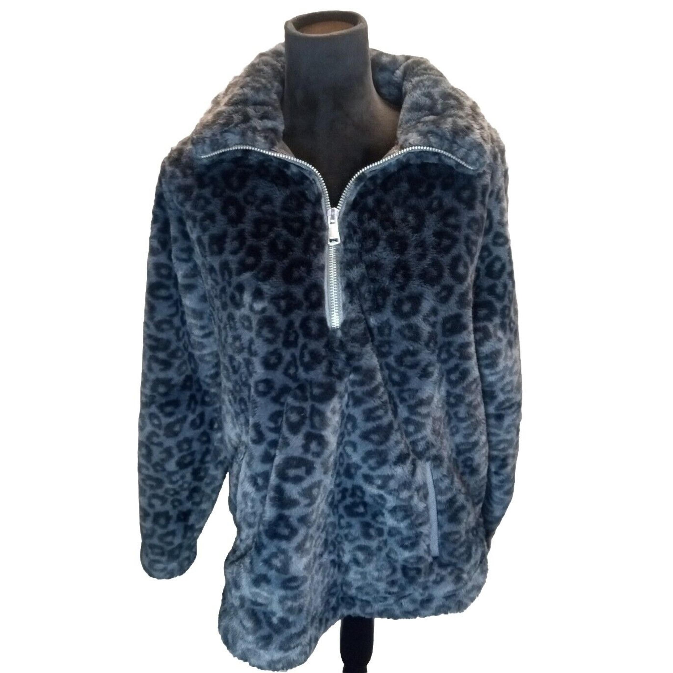 Abercrombie & Fitch Size Medium Black and Grey Leopard Print 1/4 Zip Fau Fur...