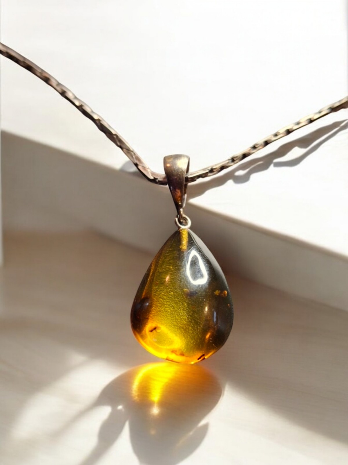 Vintage Sterling Silver 925 20 Herringbone Link & Amber Pendant Necklace