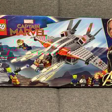 Retired and Sealed: Lego Captain Marvel and the Skrull Attack