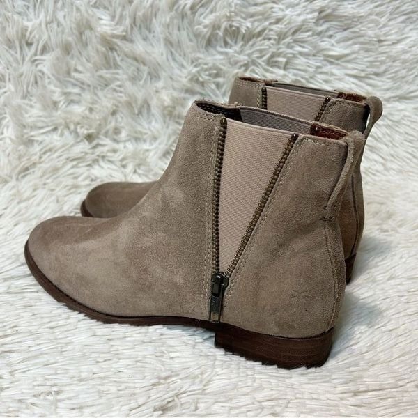 Frye Carly Zip Chelsea Flat Boots 7.5
