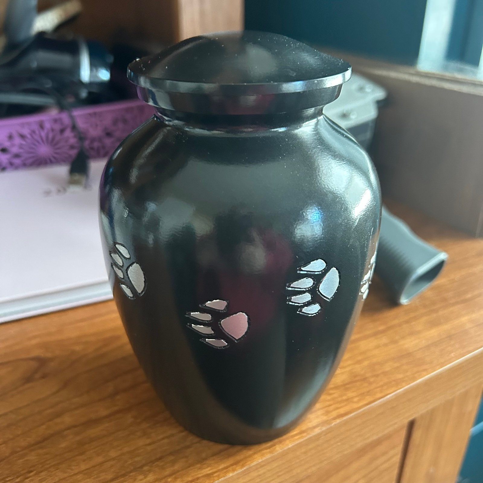 A Pets Life Classic Paw Dog & Car Urn Small