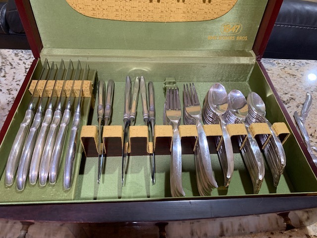 1847 Rogers Bros. FLAIR Service for 12 & Numerous Serving Utensils