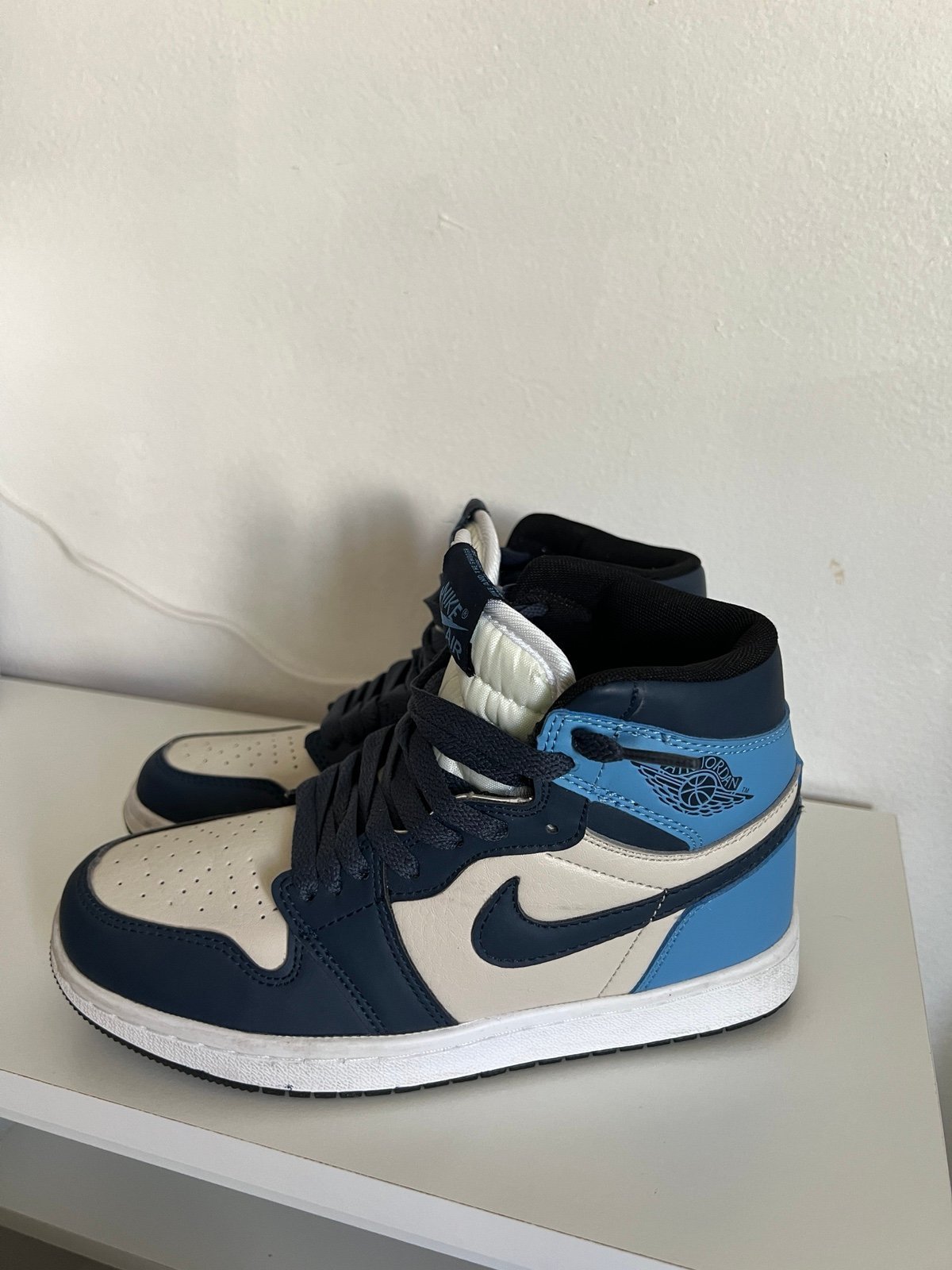 Air Jordan 1 Retro High OG 'Obsidian'